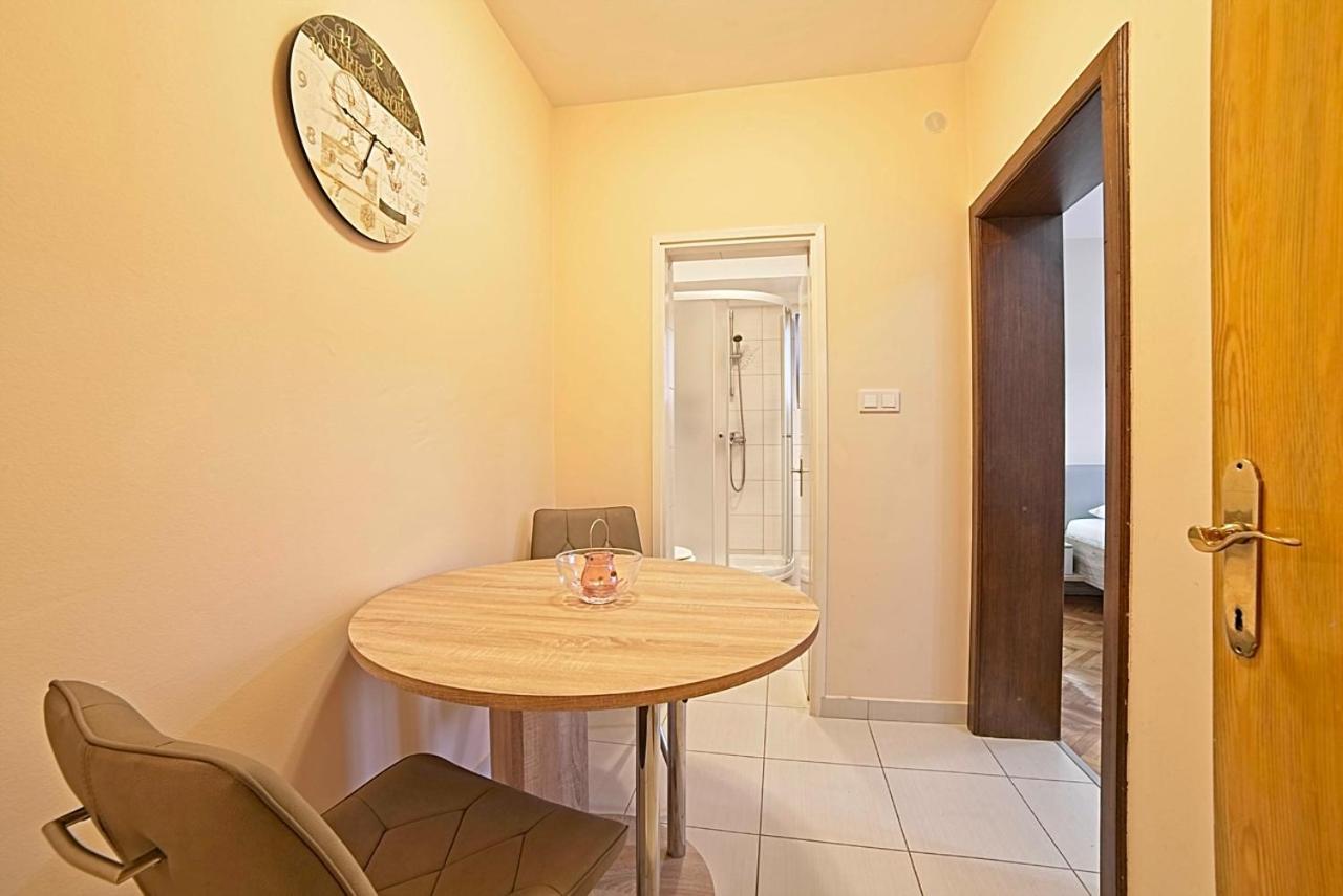 Studio Apartments Peric Rab Kampor Ngoại thất bức ảnh