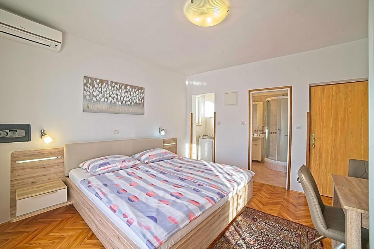 Studio Apartments Peric Rab Kampor Ngoại thất bức ảnh